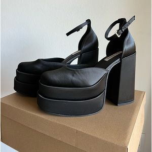 Steve Madden Charlize Satin Heels sz. 8M
